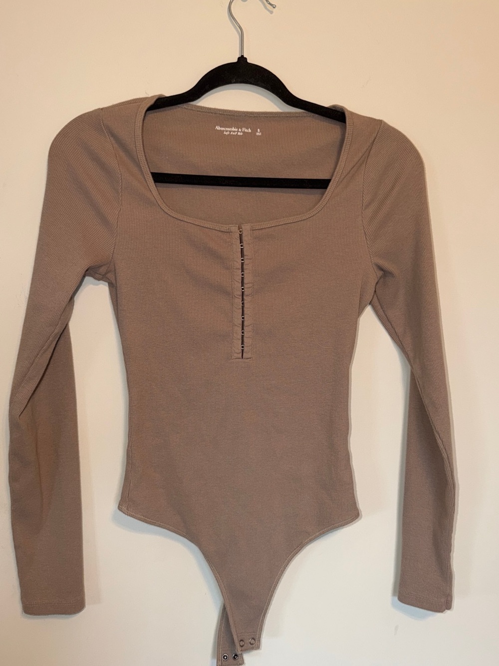 Abercrombie & Fitch Long-Sleeve Ribbed Square Neck Bodysuit - Light Brown